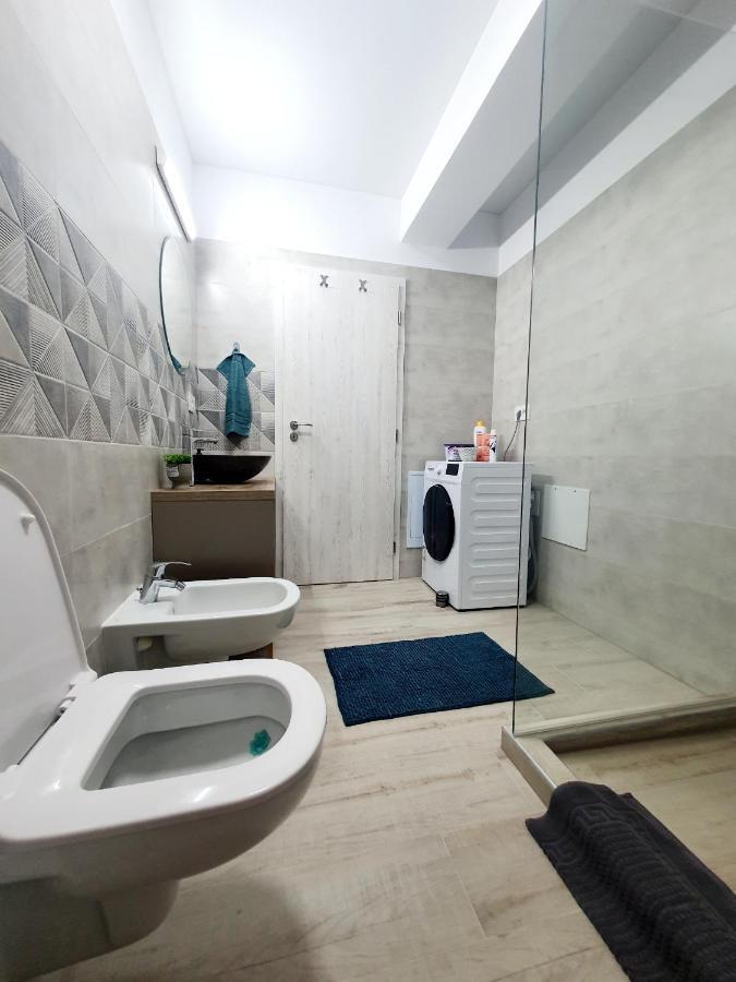 'Just Like Home' Apartment - With Private Parking Place Galaţi Exteriör bild