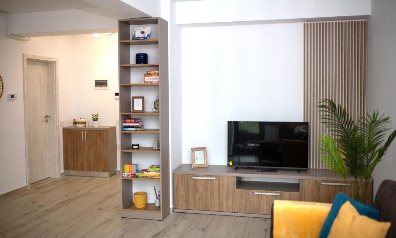 'Just Like Home' Apartment - With Private Parking Place Galaţi Exteriör bild